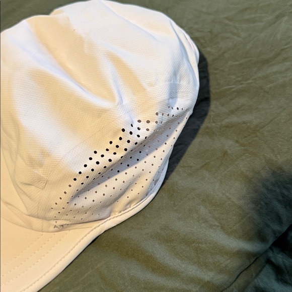 Pacesetter 2.0 running hat, adjustable size, shell - Picture 3 of 5